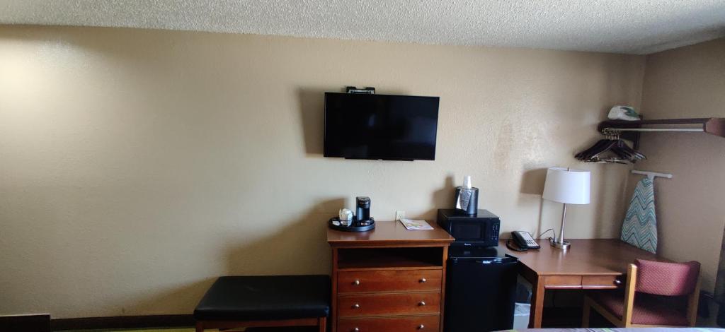 Super 8 by Wyndham Champaign - Habitación Con 2 Camas Grandes - No Fumadores