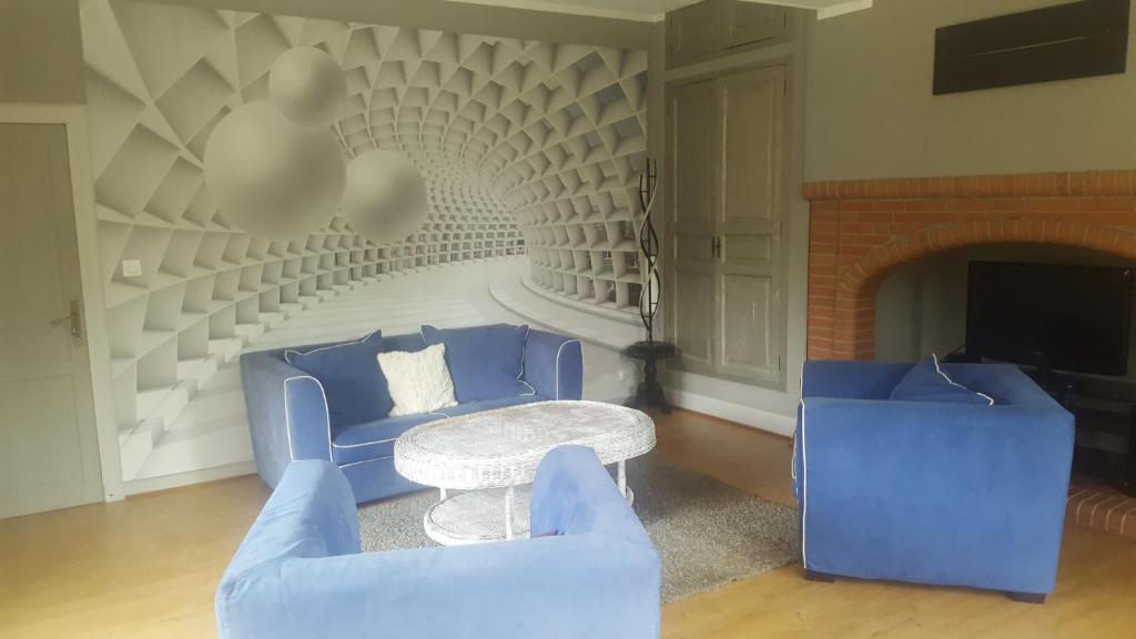 Posedenie v ubytovaní Maison du 18é de charme au calme