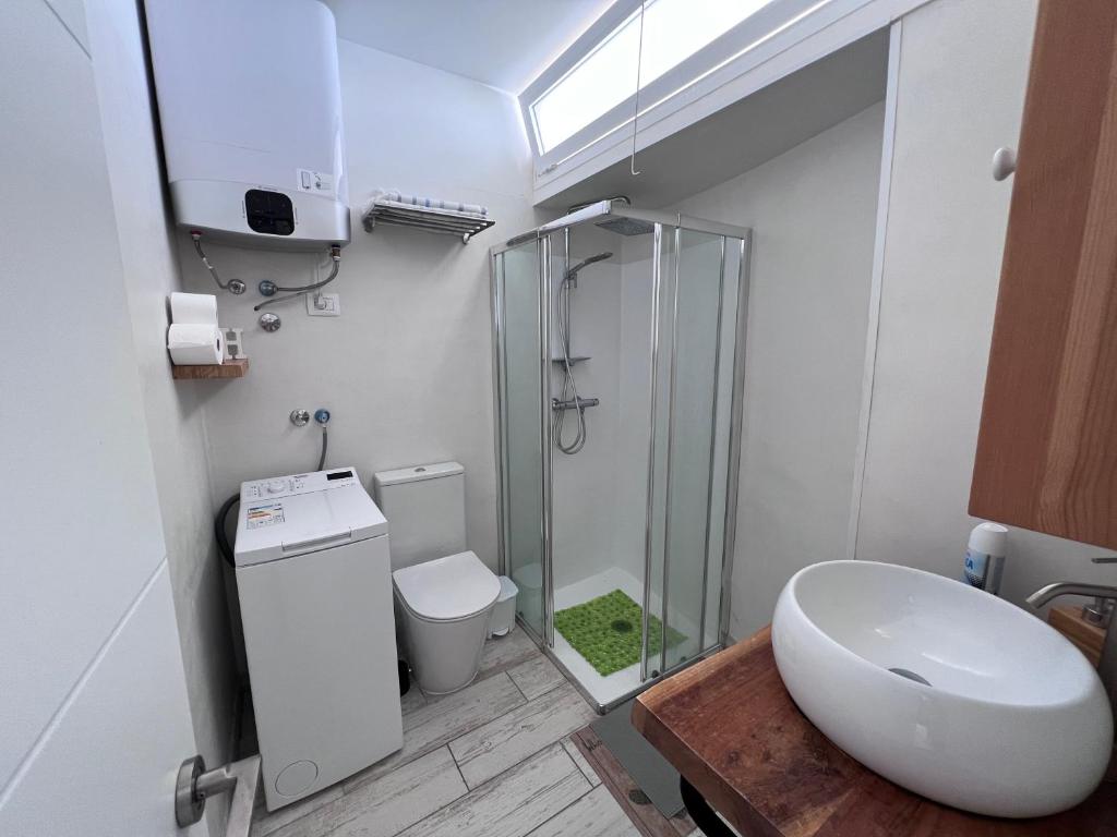 Koupelna v ubytování New Deluxe Stunned Seaview 2 bed Apt