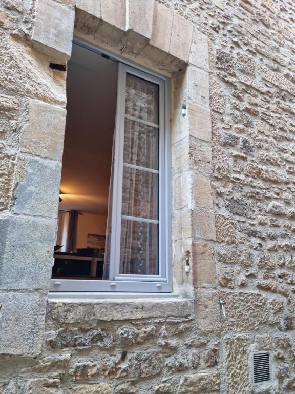 Zdjęcie z galerii obiektu La maison de Lily au cœur de la cité Médiévale w mieście Sarlat-la-Canéda