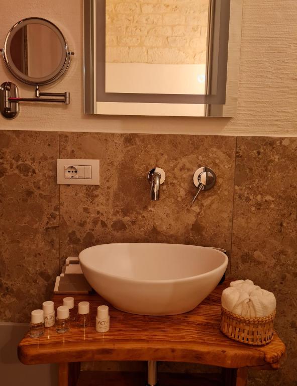 Kúpeľňa v ubytovaní Lacy's Luxury Suite Ostuni
