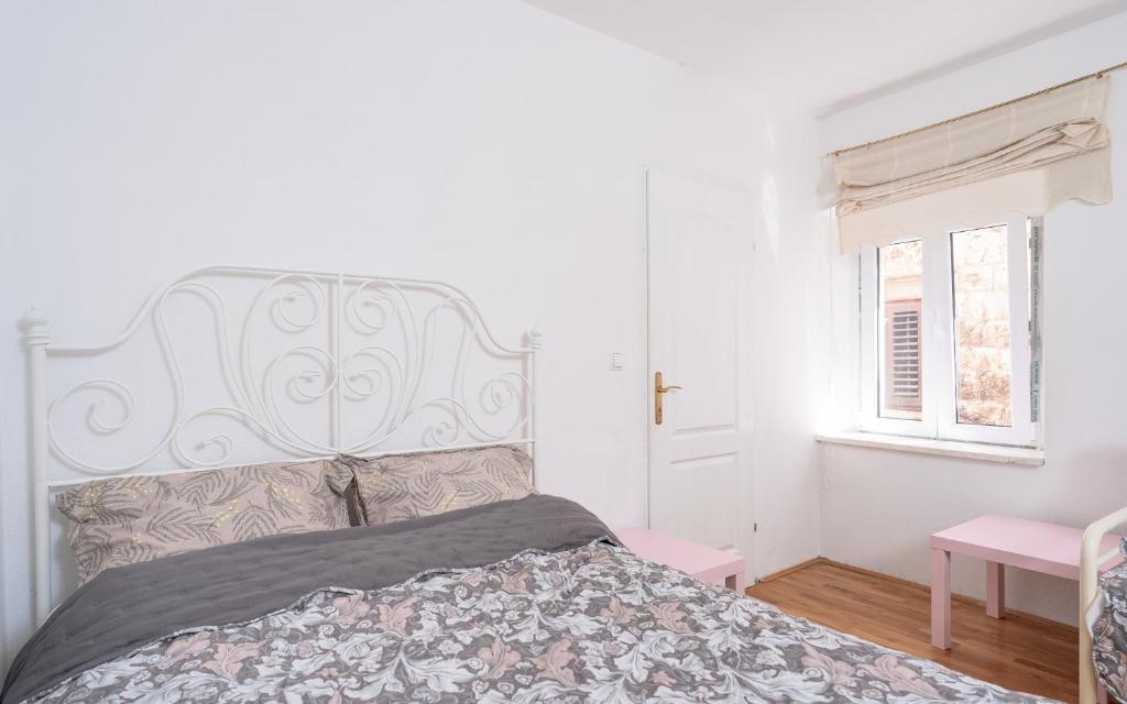 Posteľ alebo postele v izbe v ubytovaní Harbourside Guesthouse Mandina - ZF Hvar