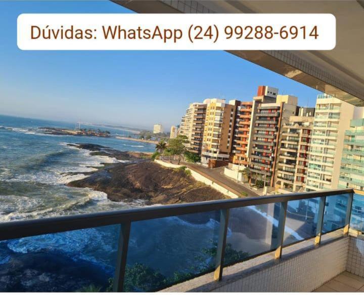 Linda vista (De Frente Para a Praia das Virtudes), 3 quartos (1 Suíte), mobiliado, Wi-Fi, TV Smart! 부지 내 또는 인근 수영장 전경