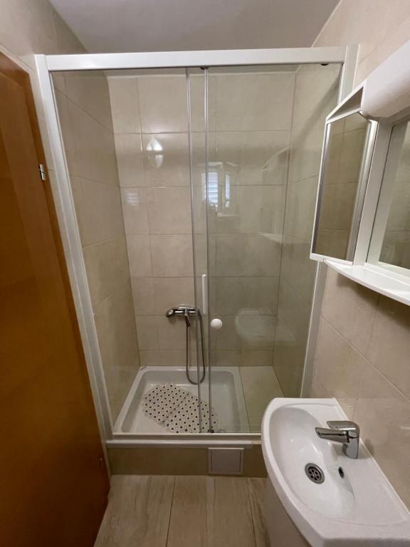Fotografie z fotogalerie ubytování Apartmani Mario v destinaci Baška Voda