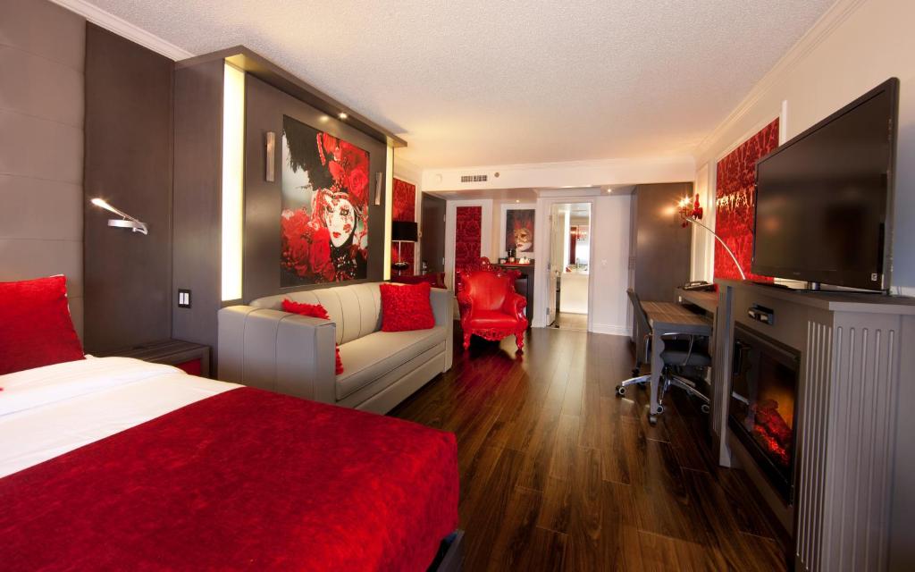 
Red Suite, 1 Queen Bed and 1 Queen Murphy Bed
