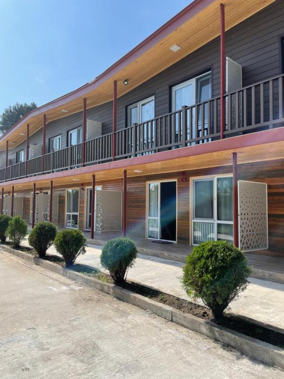 Το κτήριο όπου στεγάζεται  το παραθεριστικό πάρκο