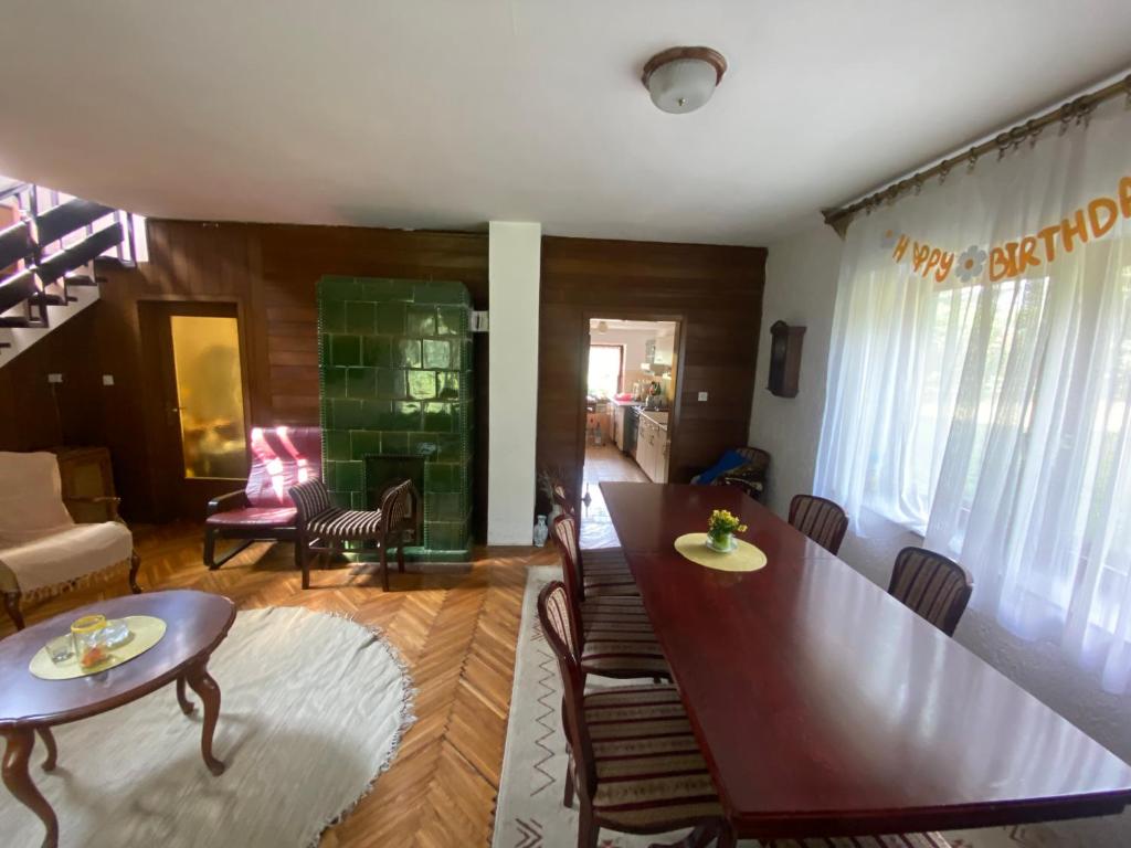 Posezení v ubytování Simsir villa Novi Sad wifi