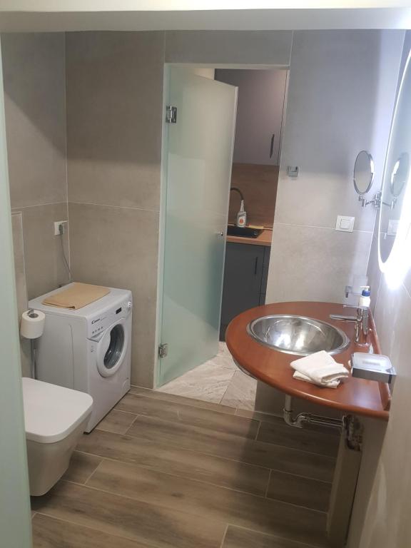 Kúpeľňa v ubytovaní Limonero New City Apartment 2 with Private Parking