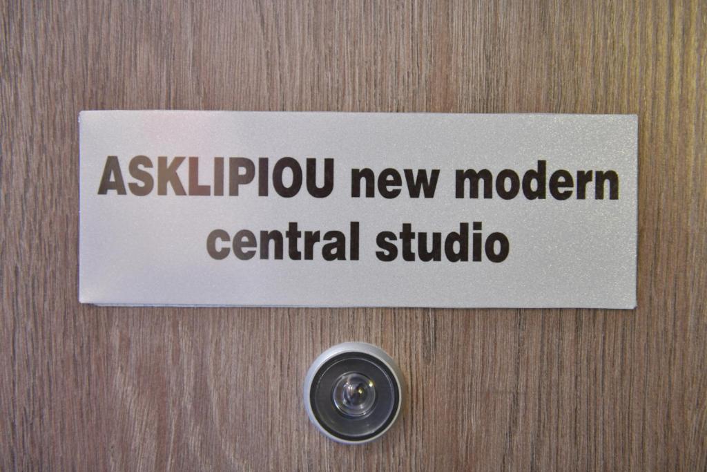 Zdjęcie z galerii obiektu Asklipiou New Smart Mondern Central Studio w Atenach