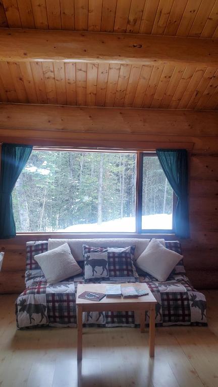 Setusvæði á Rocky Mountain Escape Dome & Log Cabin Rentals - Rock Lake