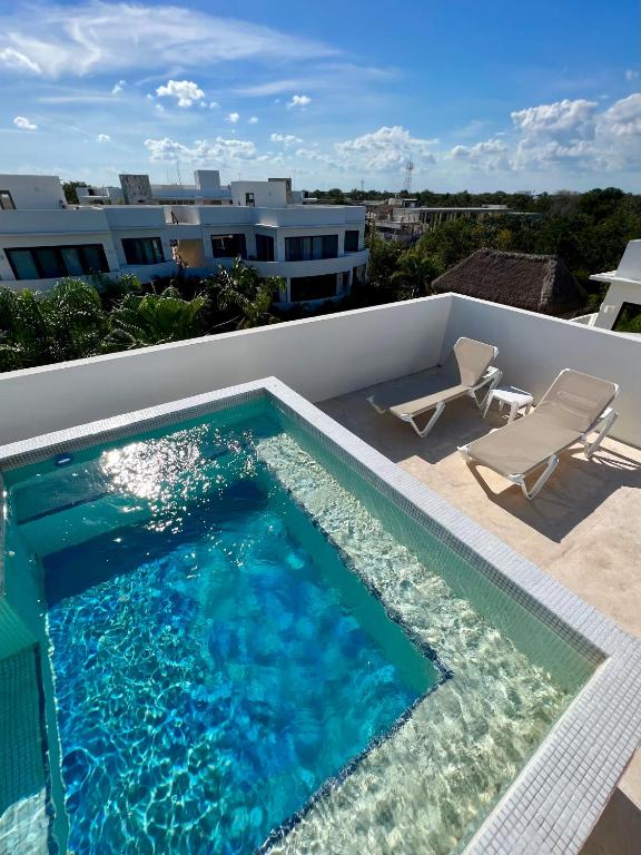 Stunning Private Penthouse Suite With Private Swimming Pool image
