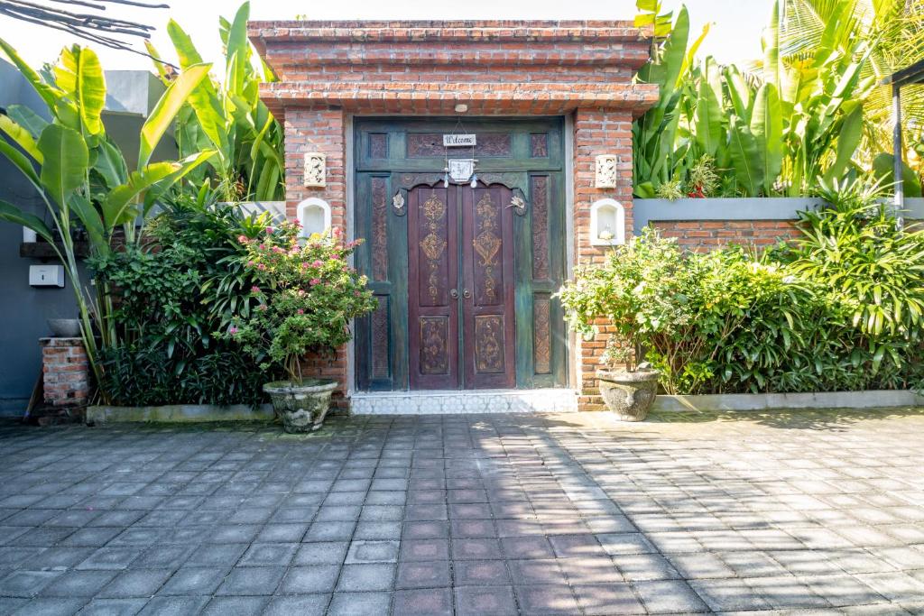 D Anyar Stay and Surf - 12