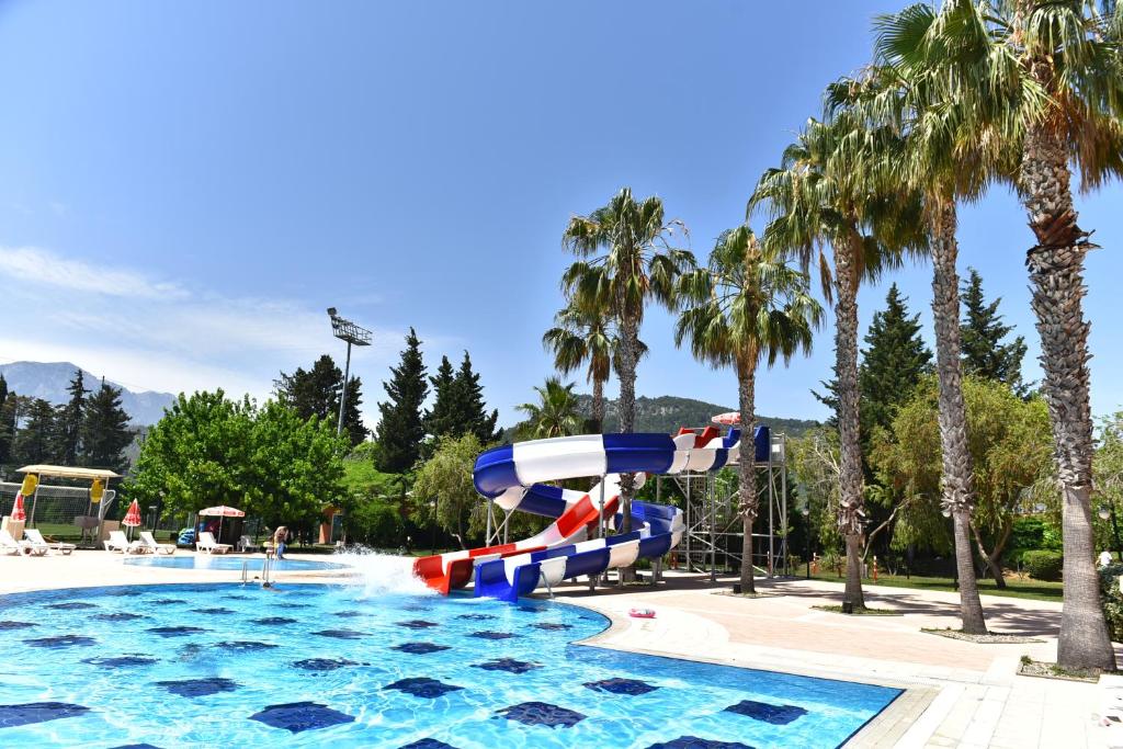 Bazén v ubytování Viking Park Hotel nebo v jeho okolí