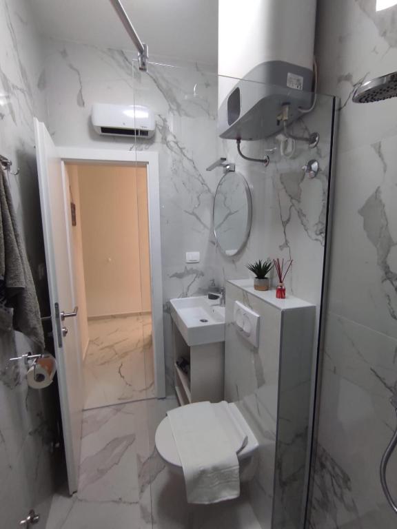 Kúpeľňa v ubytovaní Zoxi apartmani