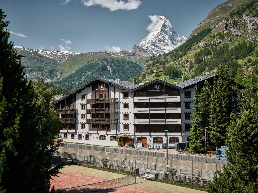 Nespecifikovaný výhled na hory nebo výhled na hory při pohledu z hotelu
