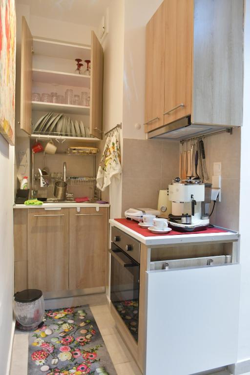Kuchnia lub aneks kuchenny w obiekcie Asklipiou New Smart Mondern Central Studio