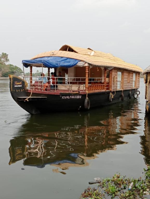 Houseboat Индия