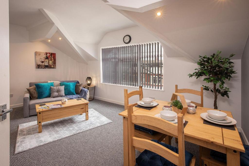 03 Holmfield, Blackpool (updated prices 2024)