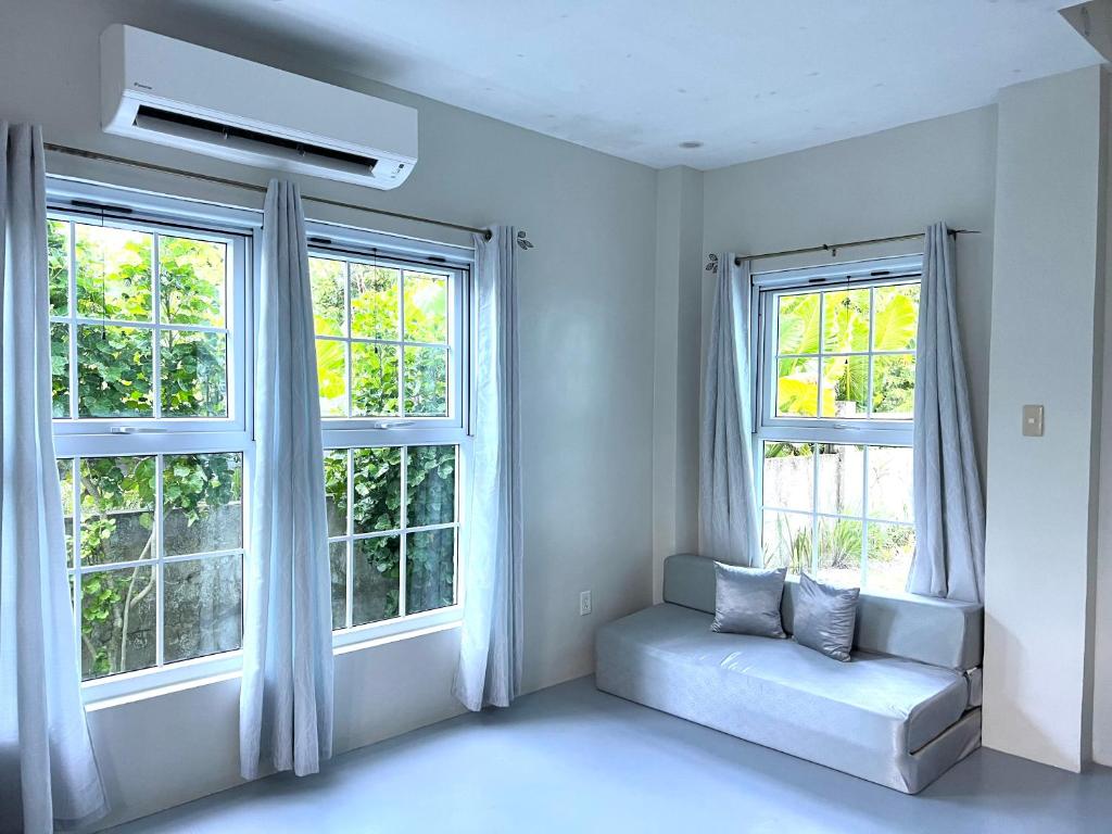 TeSario Retreat - Superior Family Room