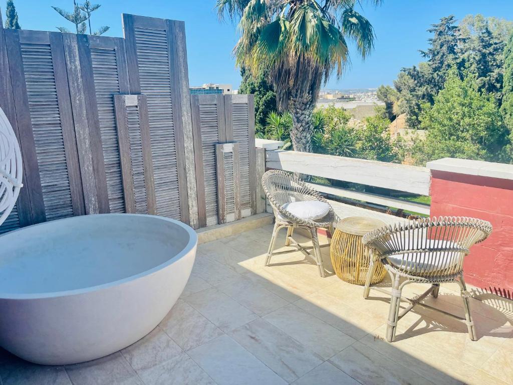 The Red Farm Relais & Spa - Queen Room With Garden View And Outdoor Tub