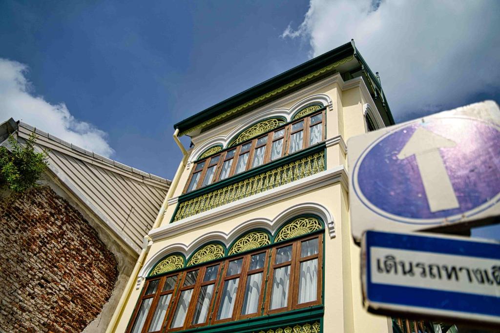 Certifikát, hodnocení, plakát nebo jiný dokument vystavený v ubytování The Knight House Bangkok