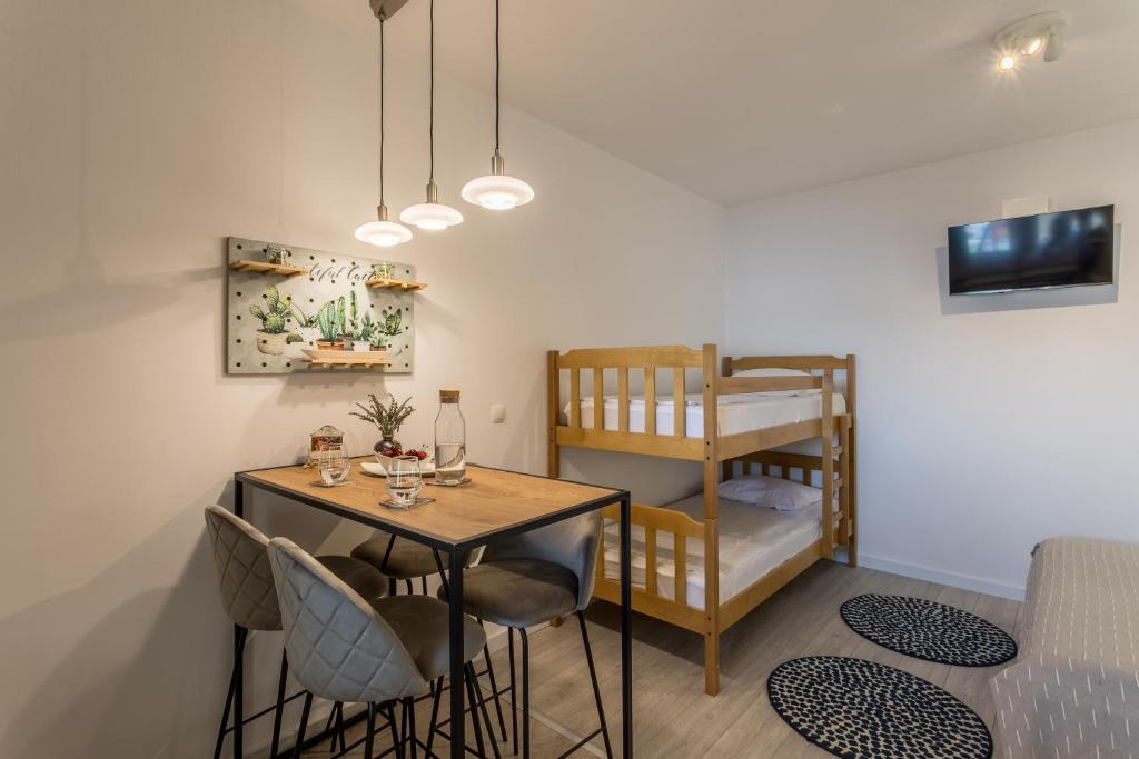 Postel nebo postele na pokoji v ubytování Apartments Drago Kovačić