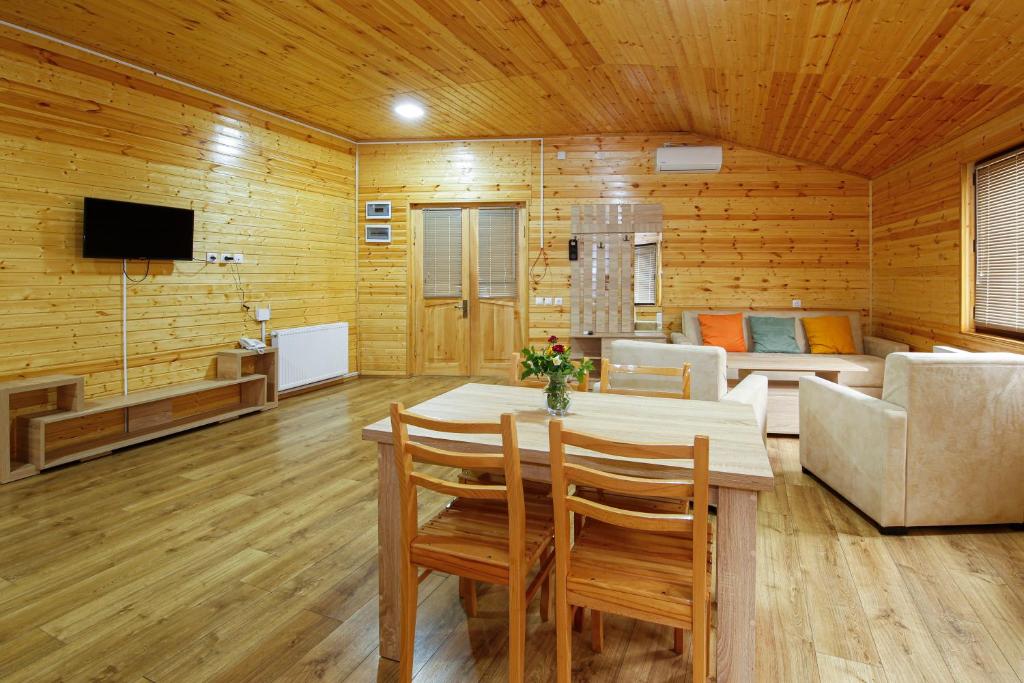 TV a/nebo společenská místnost v ubytování Sviana Resort