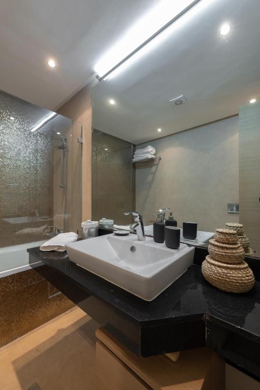Koupelna v ubytování Appartement 300m2 vue sur océan Prestigia - Plage des nations