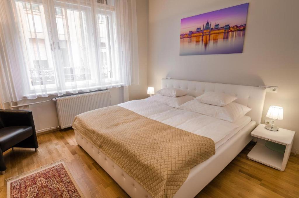 Postel nebo postele na pokoji v ubytování Anabelle Bed and Budapest
