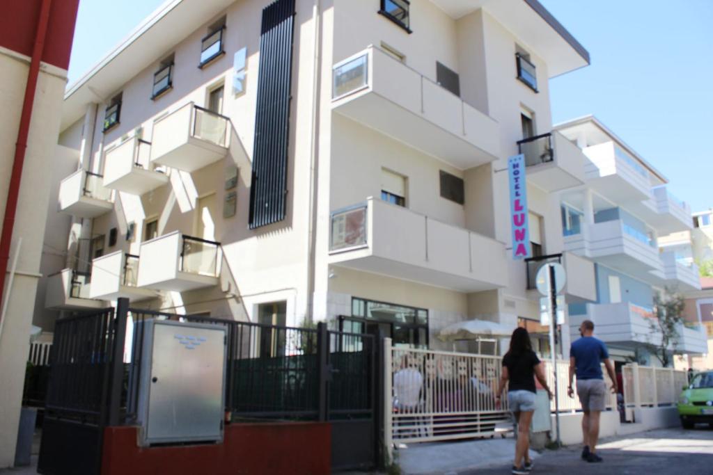 HOTEL LUNA