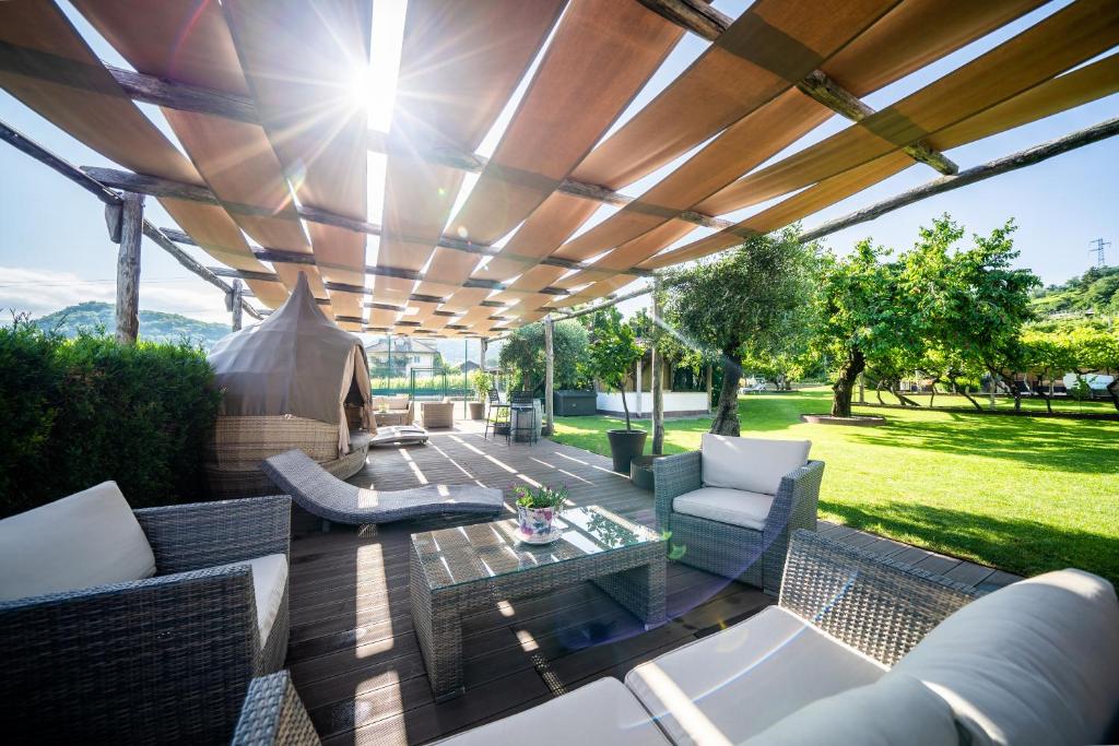 Posezení v ubytování Hotel Frangart an der Weinstraße