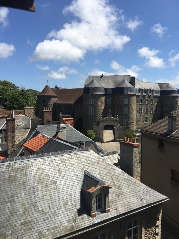 LA MANSARDE - AU CŒUR DE LA VIEILLE VILLE - Appartement D'une Chambre