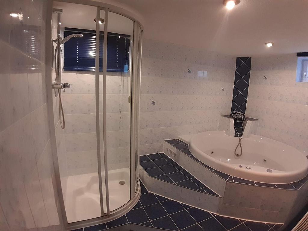 Kúpeľňa v ubytovaní Lachtalhütte