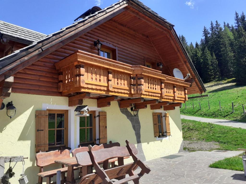 Budova, v ktorej sa dovolenkový dom nachádza