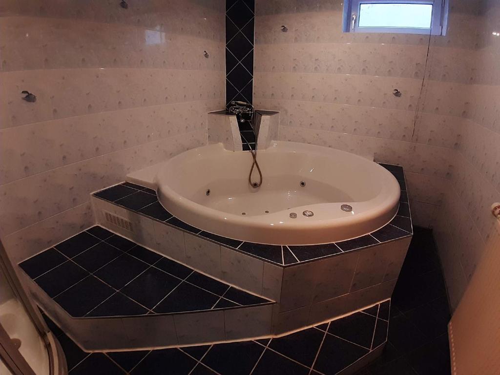 Kúpeľňa v ubytovaní Lachtalhütte