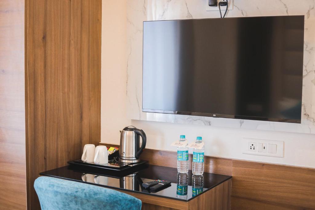 Kuchyň nebo kuchyňský kout v ubytování Hotel Yog Vashishth
