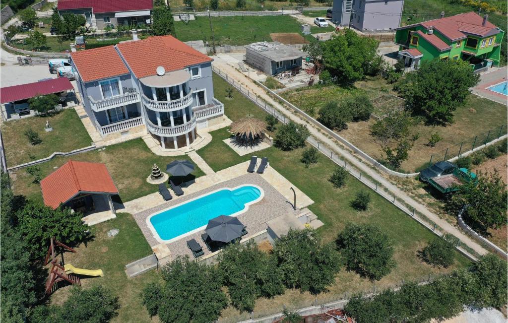 Bazén v ubytovaní Holiday Home Kastel Novi With Sea View Vi alebo v jeho blízkosti