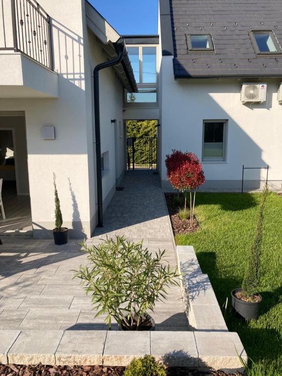 Zdjęcie z galerii obiektu Rizling Apartmanház**** Balatonalmádi w mieście Balatonalmádi