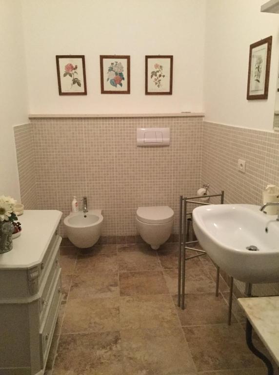 Łazienka w obiekcie Agriturismo Le Casette Sul Lago