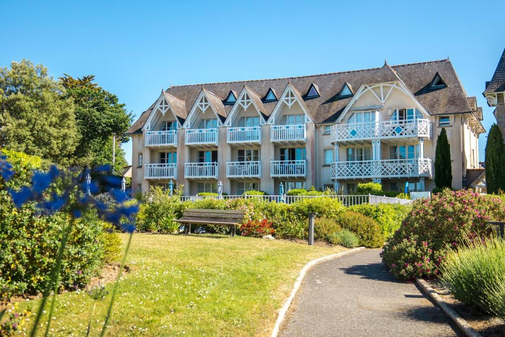 Zahrada ubytování Le Petit Fort - Duplex avec Piscine