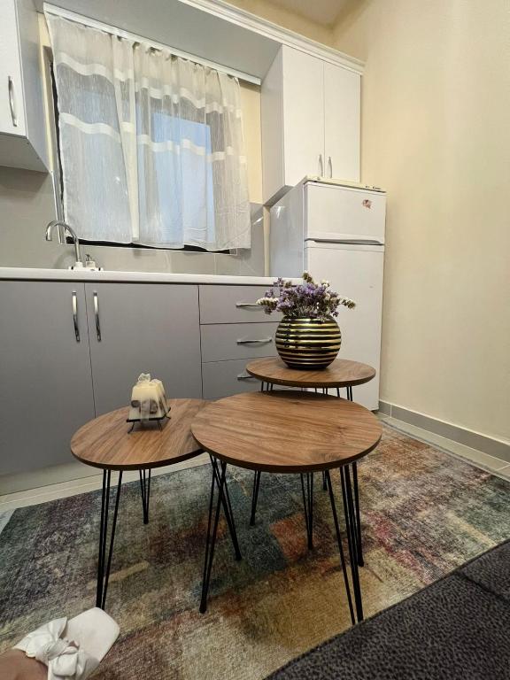 Dapur atau dapur kecil di Dragoti Apartment 2