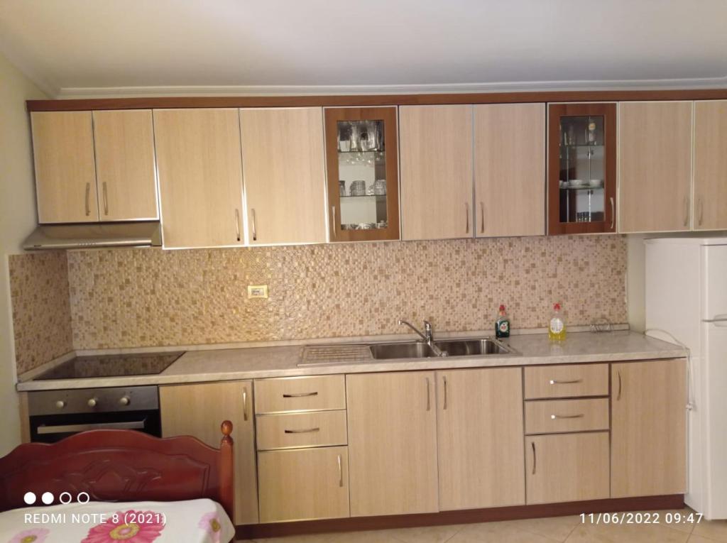 Guesthouse Fatos Biti - Apartment With Balcony