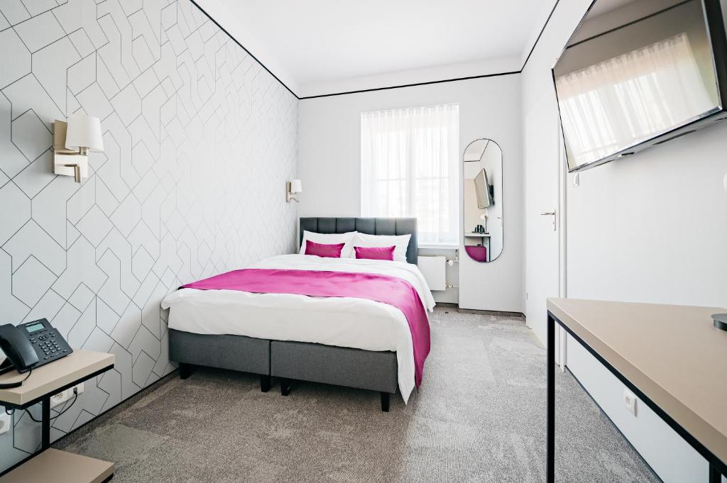 Jess Hotel & Spa Warsaw Old Town - Double Double Double Room