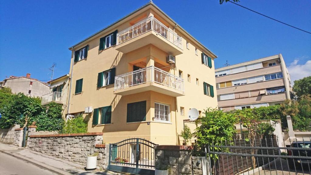 Beach House Split - Apartamento De Tres Habitaciones
