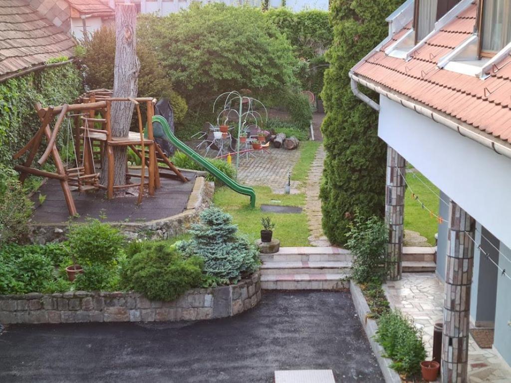 Herní místnost nebo prostor pro děti v ubytování Székely Vendégház