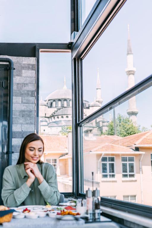 RW BOUTIQUE HOTEL - 10