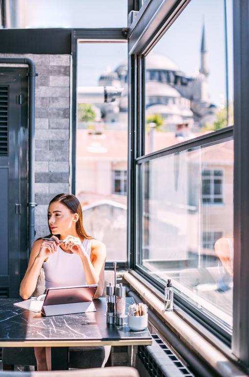 RW BOUTIQUE HOTEL - 6