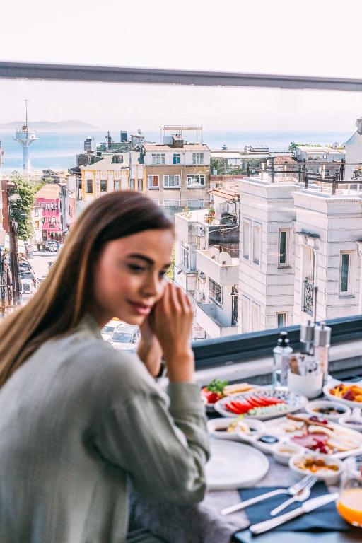 RW BOUTIQUE HOTEL - 8