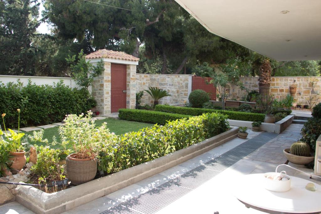 Vouliagmeni Riviera Apartments