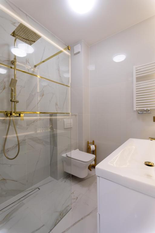 Kúpeľňa v ubytovaní Apartament Klifowa 8 lok 4 w budynku basen sauna